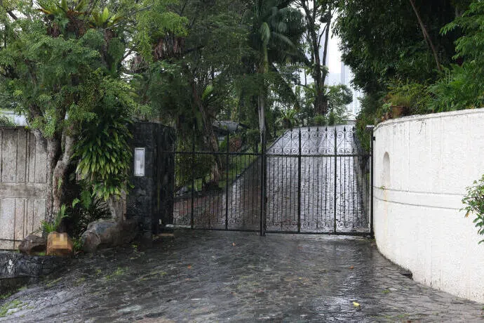 The Peirce Road property is held jointly by Tan Huan Gie nee Ong – the daughter of Metro founder Ong Tjoe Kim – and Tan Cheng Han, a grandniece of Tan Kah Kee.