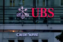 UBS provides wealth management services for clients with accounts of more than US$2 million, and this standard will be applied to clients held by Credit Suisse Securities.