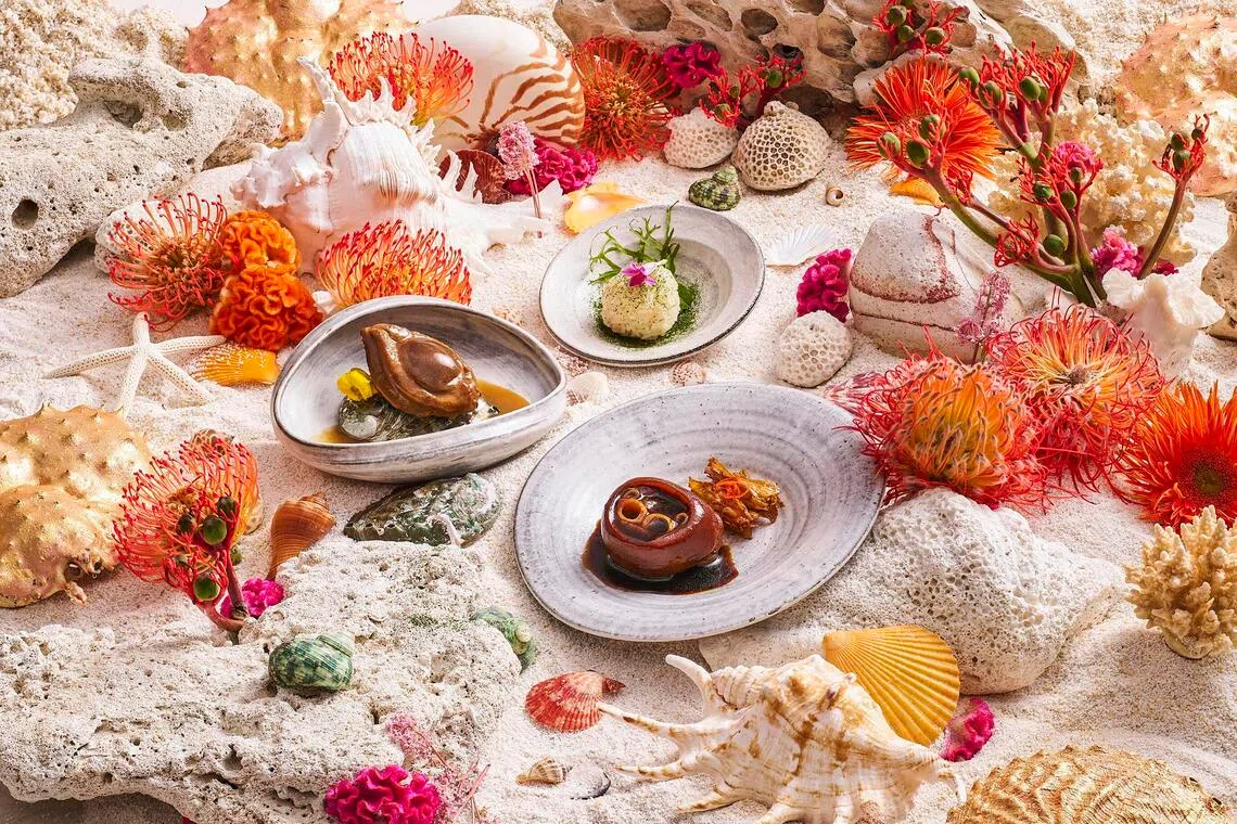 Spring Blossoms Rising Fortune is a lavish eight-course set at Parkroyal Collection Marina Bay's Peach Blossoms.