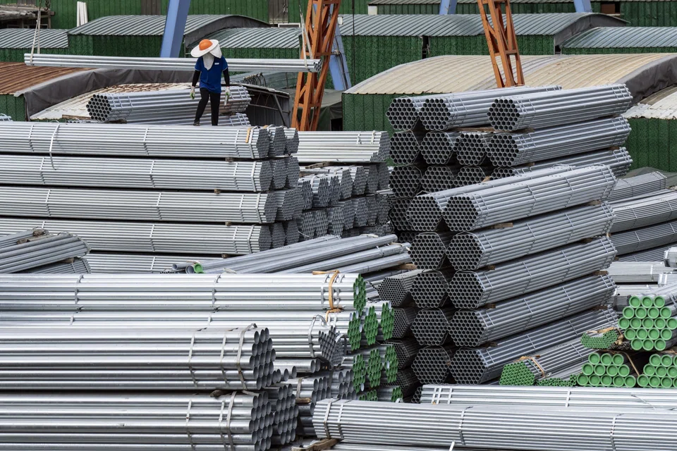 Steel exports from China, the world’s largest producer, have surged to record highs as a sharp downturn in the domestic property market has hurt demand.