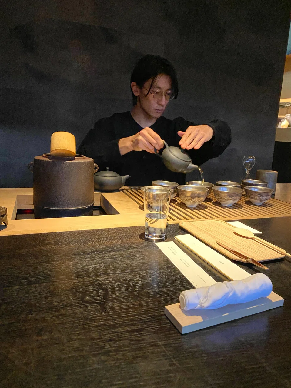 Tea-tasting sessions in Gion, Kyoto.