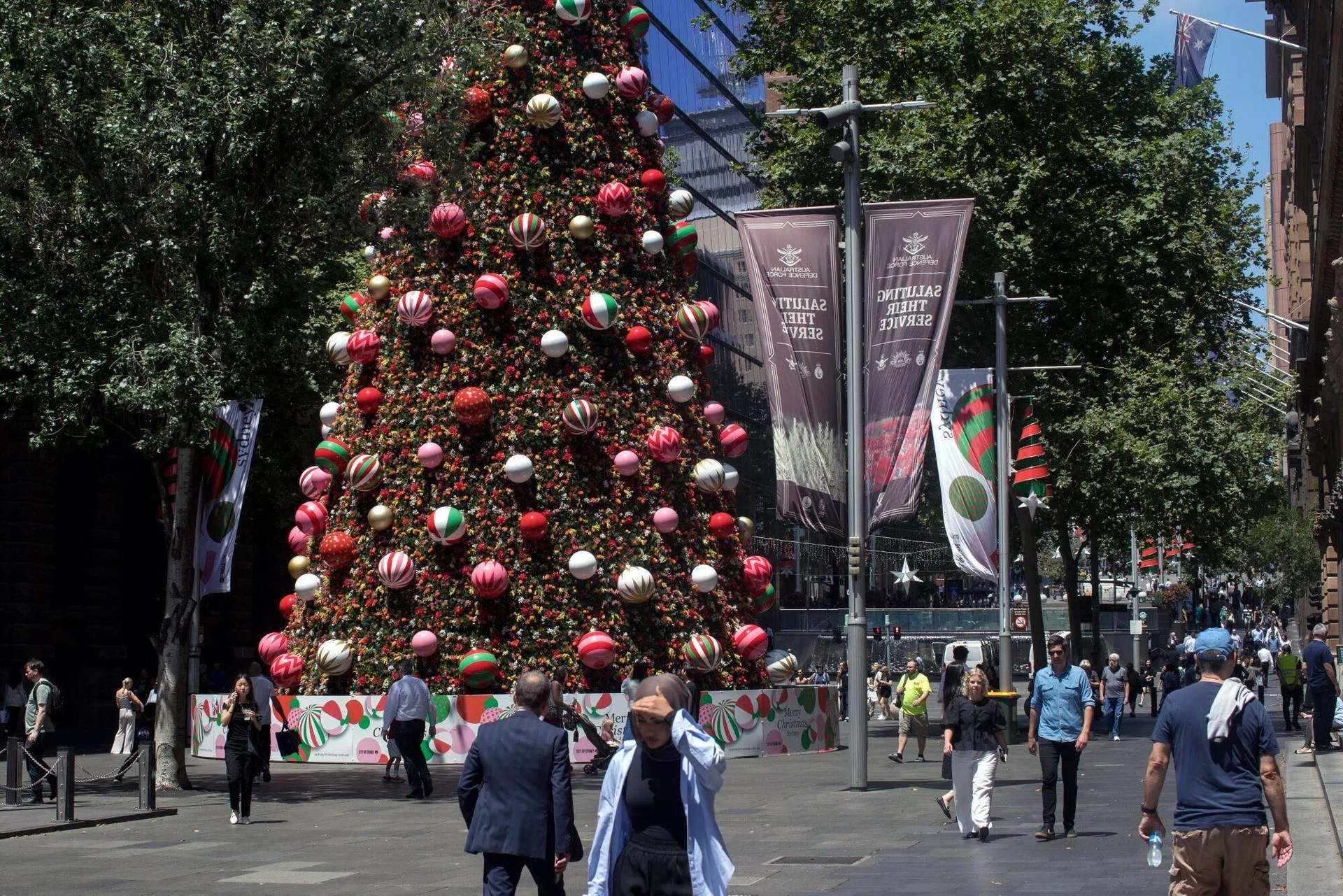 Australia’s consumer sentiment slides in December on renewed angst over inflation, rate