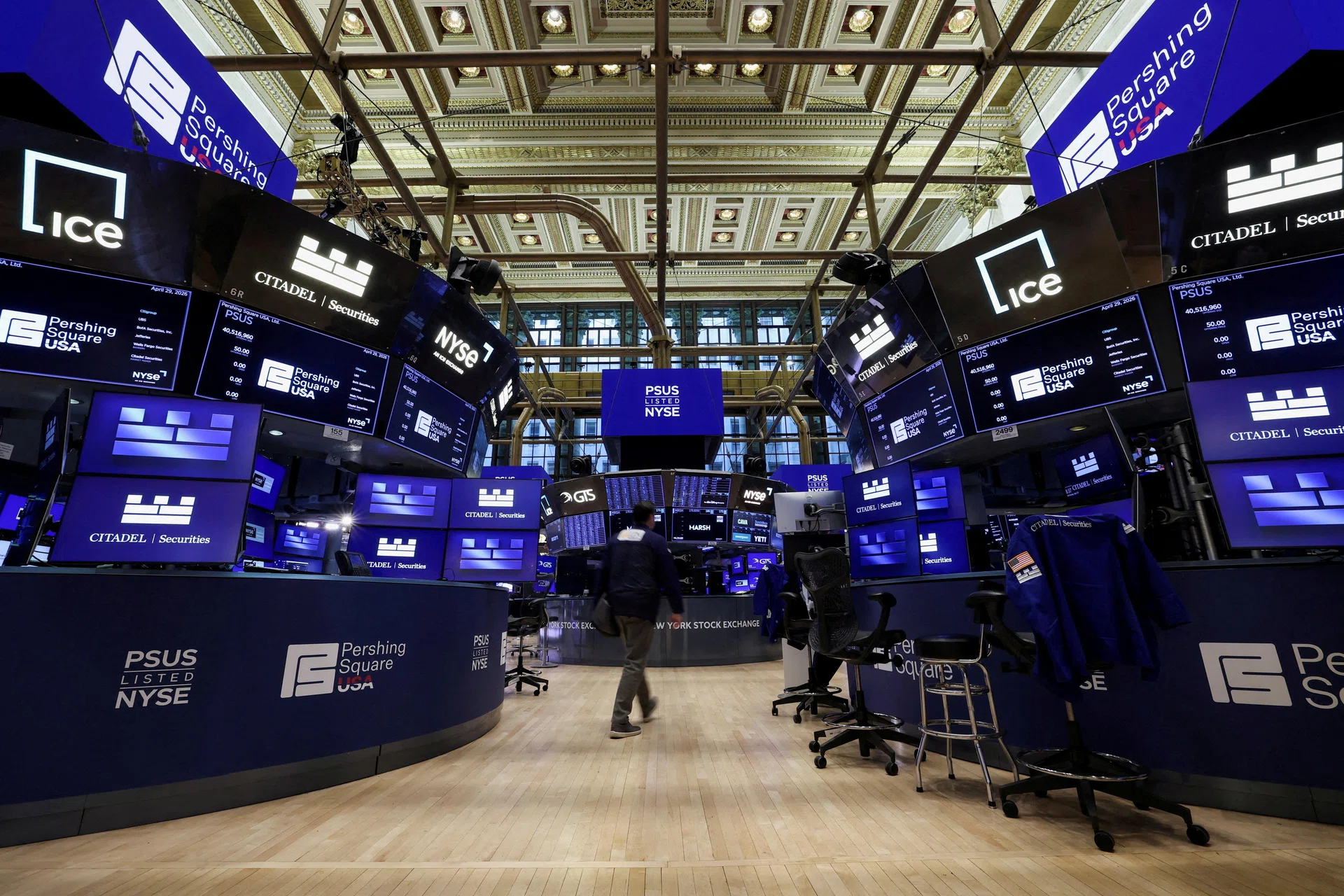 US stocks rise as semiconductor rebound offsets geopolitical tensions