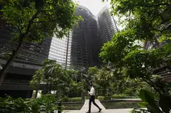 Eight MPs from the labour movement proposed measures to help various groups of workers.