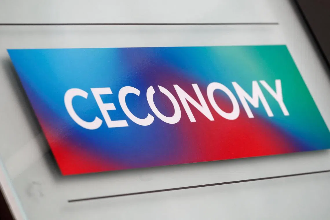 The deal, announced on Wednesday, would allow JD.com, one of China’s largest online retailers, which competes with Alibaba and Amazon, to expand outside China.