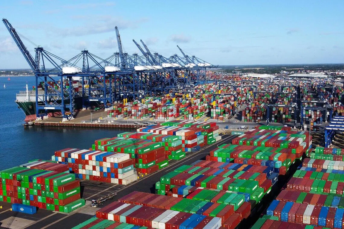 The funding includes £700 million of private investment in major UK ports and £448 million of public investment to reduce emissions from UK shipping.