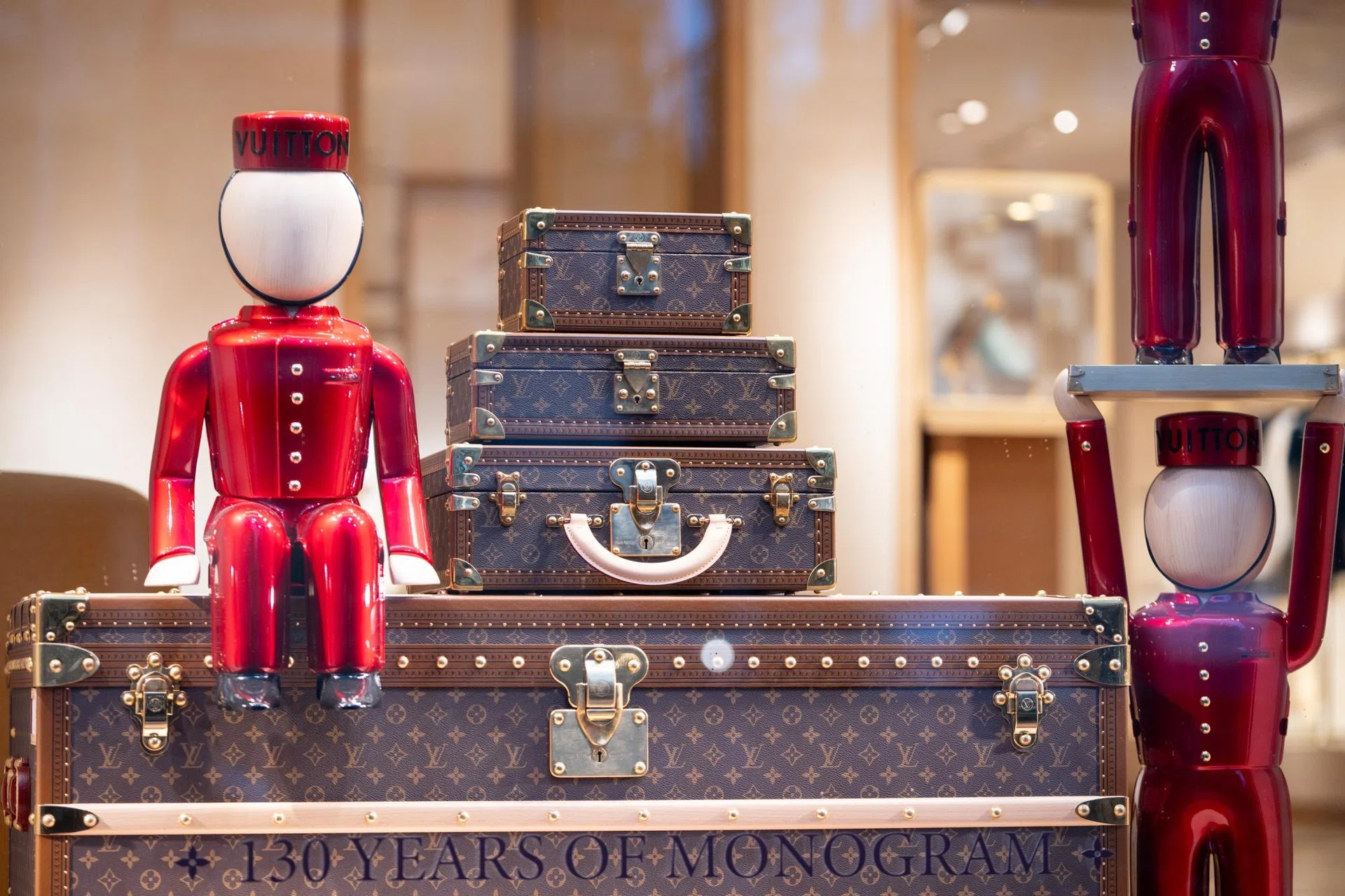 LVMH suffers sluggish sales of high-end fashion and handbags