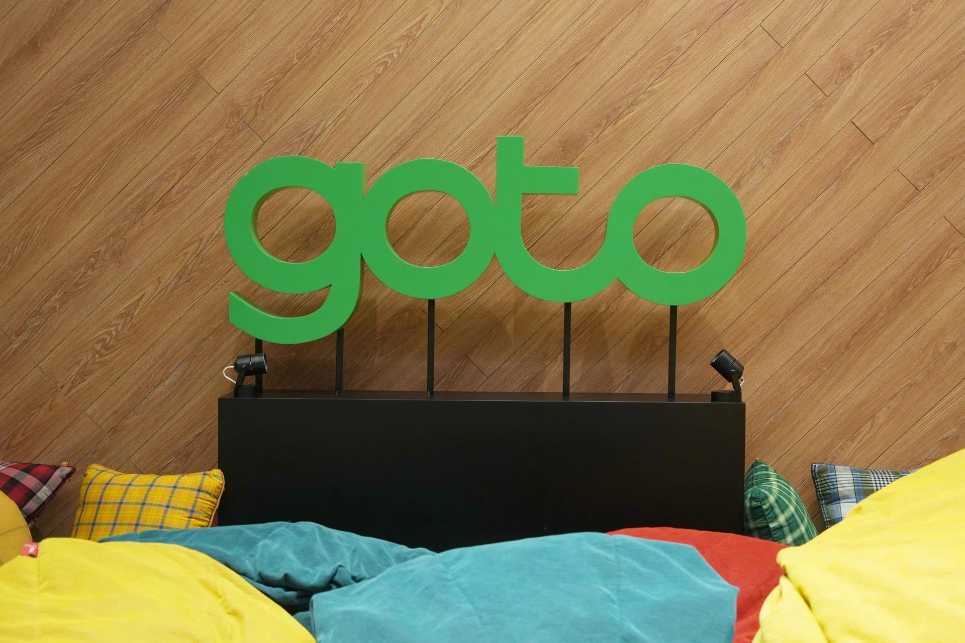 GoTo, Grab to cut driver commissions to 8% in Indonesia