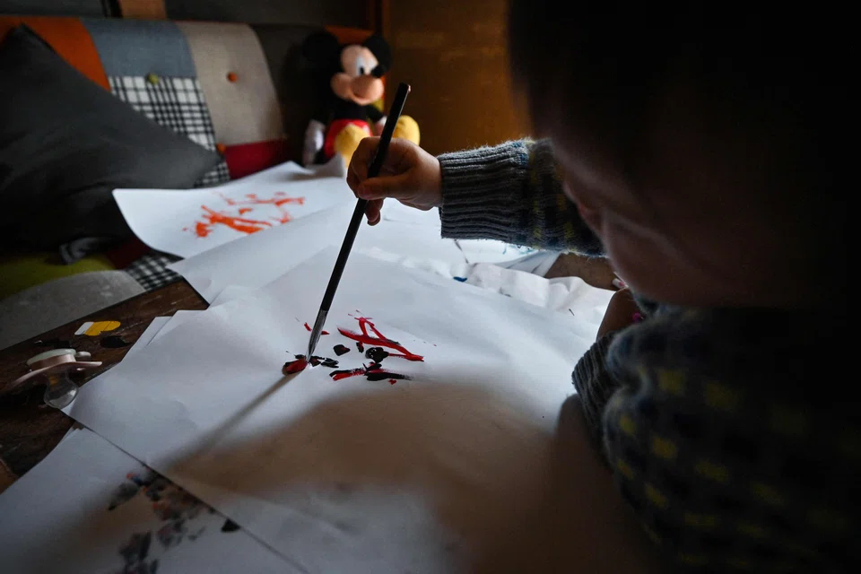 Abstract paintings by the toddler are on sale for 33,000 yen (S$305) at her debut show at hip gallery Decameron.