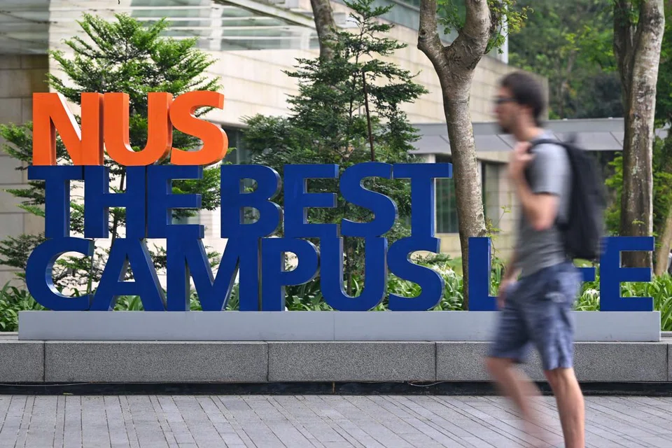 The National University of Singapore (NUS) curbed access to dining areas and other venues for tourists between Sept 30 and Oct 7, according to a students’ union statement seen by Bloomberg. 