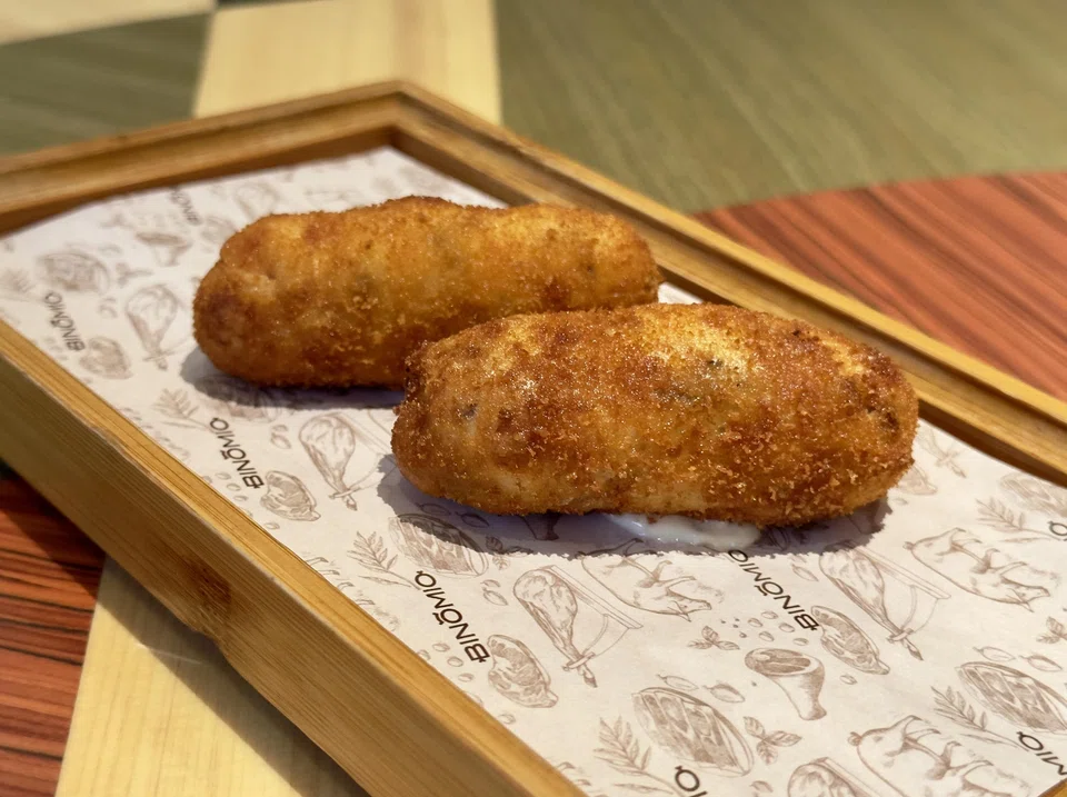 Chicken croquetas have a creamy filling and light crust.