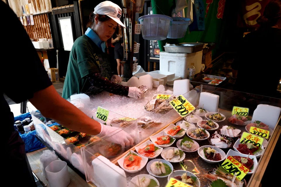 While the Tokyo CPI report is a leading indicator for national trends, isolated subsidies affecting only the capital can sometimes distort that dynamic. 