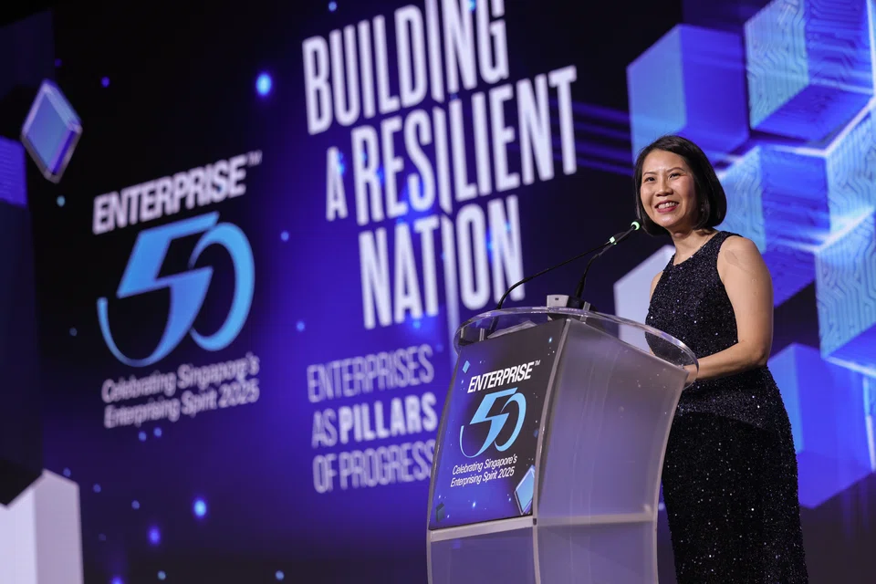 Elaine Heng, head of global commercial banking, OCBC, the gala event’s sponsor, delivering her speech. 