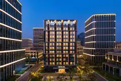 Adoor Apartment Wuxi (East New City) offers 240 premier units, ranging from studio apartments of 205 sq ft to one-bedroom units of 388 sq ft. 