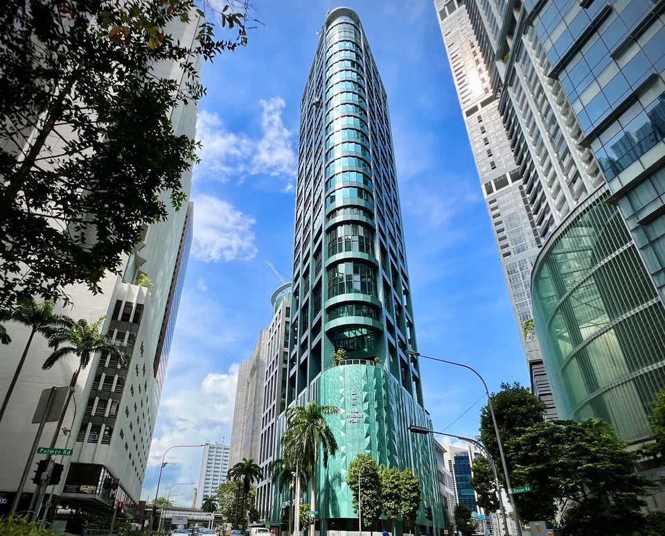 Located at the corner of Anson Road and Enggor Street, Hub Synergy Point has about 118,000 sq ft of office and 4,000 sq ft of retail net lettable area.
