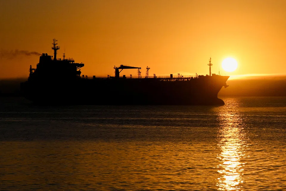 China last year was the first destination of Venezuela’s oil with some 642,000 bpd exported.