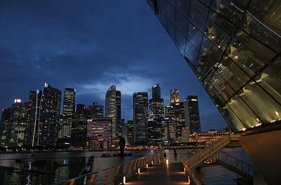 Singapore's “rapid” 19.3% top-line growth is propelled by one-off payments by banks, large special dividends and exchange rates. 