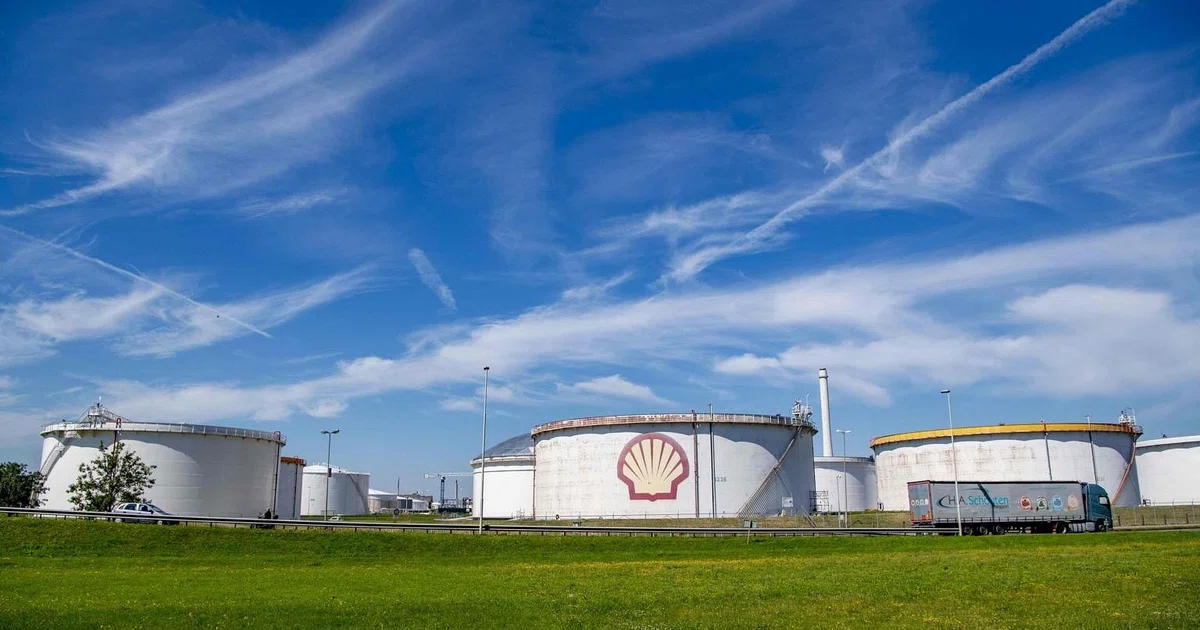 Oil workers flee as third storm in month aims for US offshore fields ...