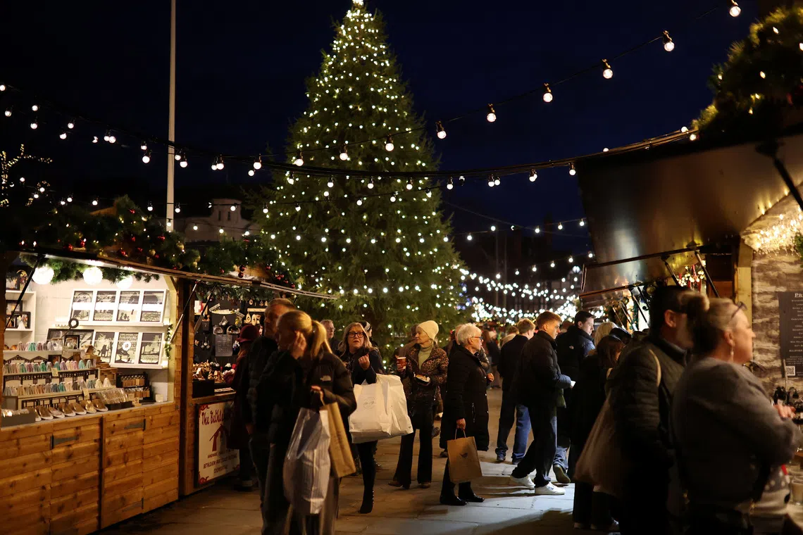 The demands of the Christmas season are so time-consuming and stressful that they leave neither space nor emotional energy for what really matters – the peaceful enjoyment of Christmas spirit and seasonal goodwill. 