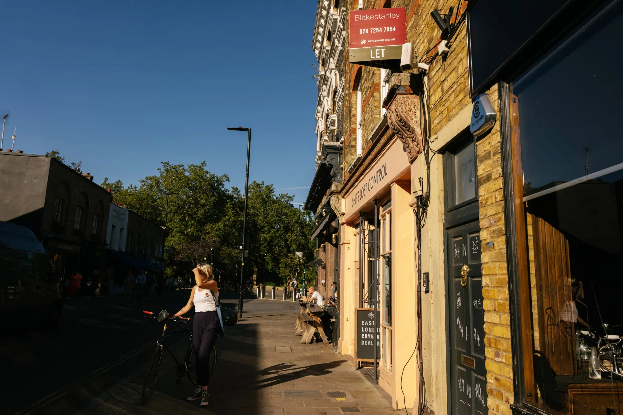 UK rents rise at the slowest pace since 2021 as demand eases - Vimarsana News