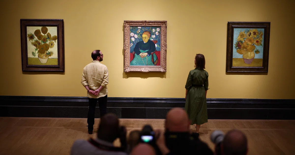 Van Gogh 'Sunflowers' brought together in London show - The Business Times