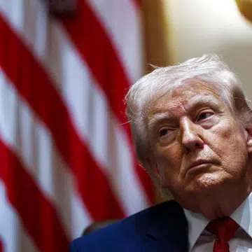 Just 15 minutes before President Donald Trump’s social media post, billions of dollars worth of futures for oil and stocks changed hands.