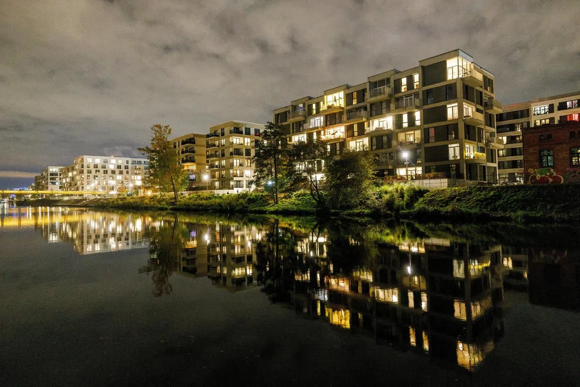 The price of owner-occupied residential property falls by just over 4 per cent last year according to industry data. 