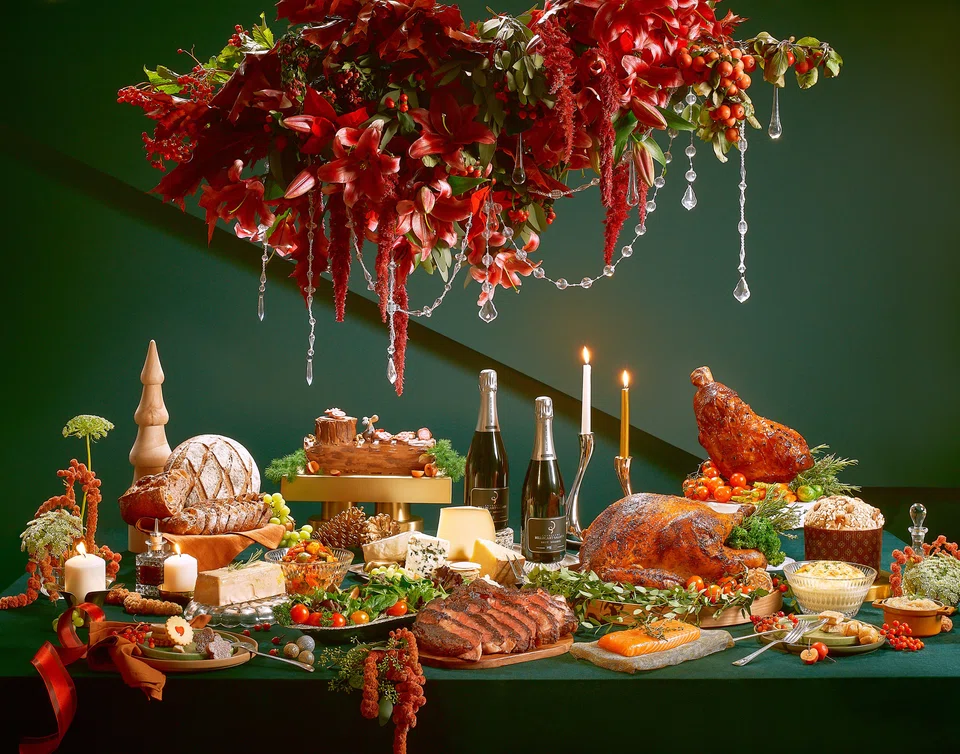 Celebrate at home with a Merriment Splendour Takeaway Set. 