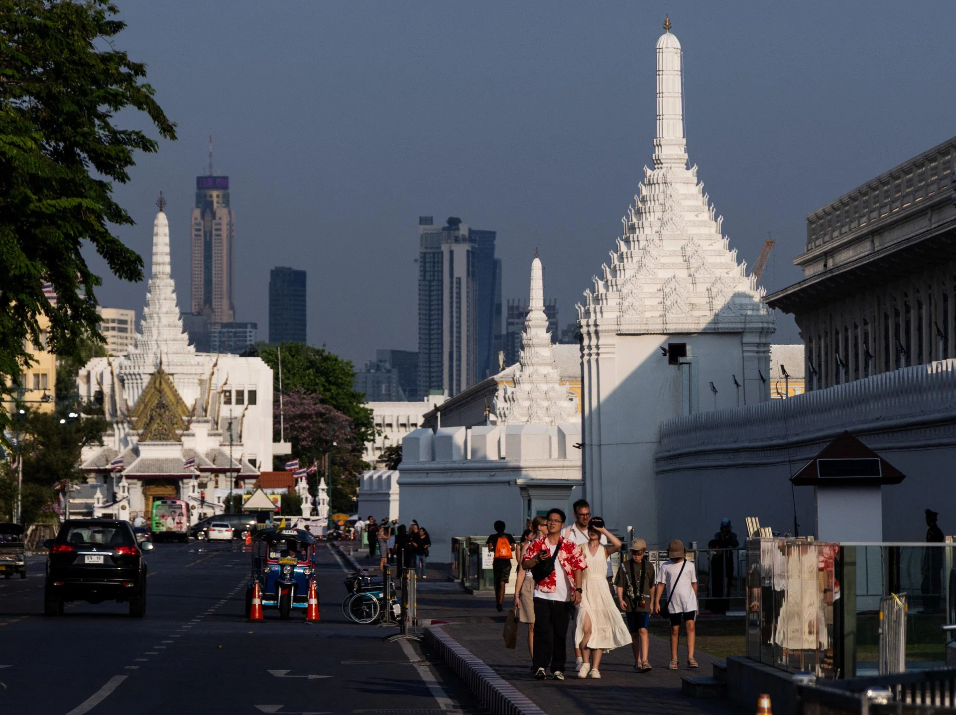 Luxury hotels in Thailand cut prices as war keeps tourists away