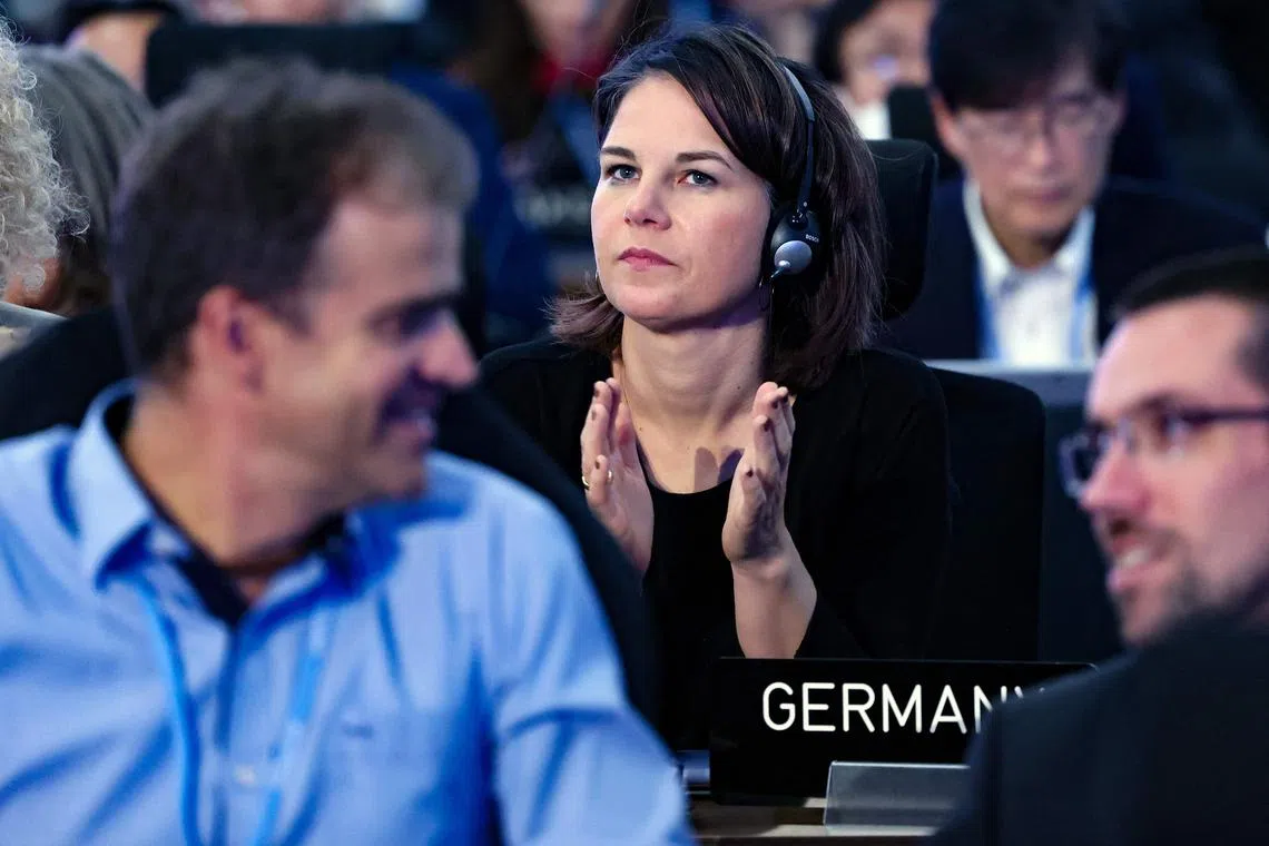 German Foreign Minister Annalena Baerbock says: “It is more than frustrating to see overdue steps on mitigation and the phase-out of fossil energies being stonewalled by a number of large emitters and oil producers.”