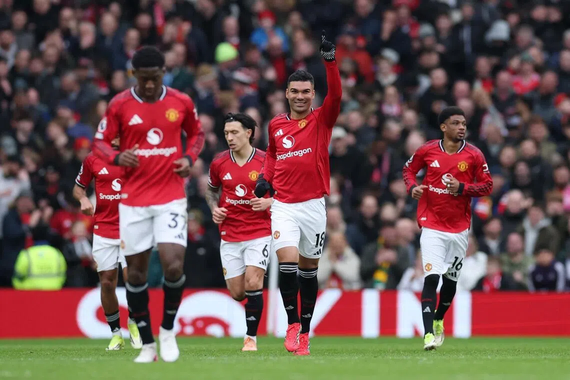 Manchester United maintained its annual revenue forecast of between £640 million and £660 million, and profit of £180 million to £200 million.