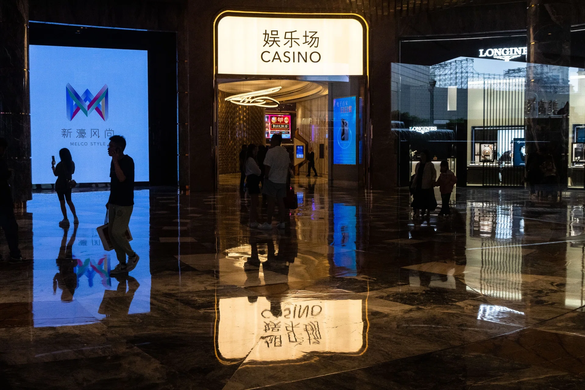 Melco eyes global casino expansion on new asset-light model