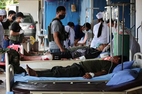 Around 60 people have died and more than half a million have been displaced since hostilities resumed last week between Thailand-Cambodia.