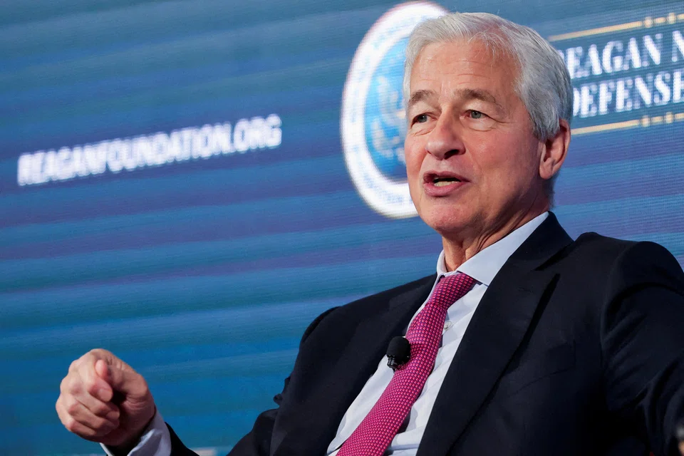 JPMorgan CEO Jamie Dimo says the US economy remains resilient as consumers spend and businesses stay healthy.