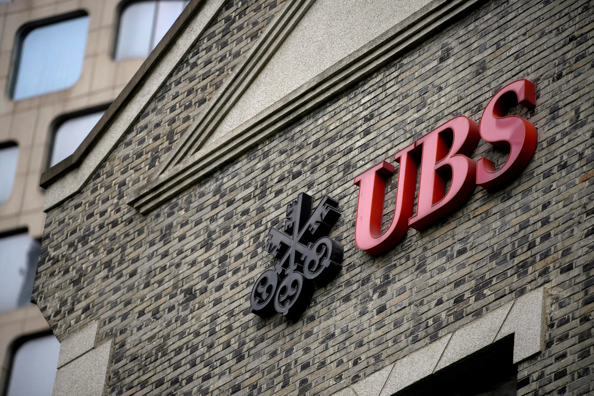 UBS sells US$3.25 billion in first deal since AT1 ruling