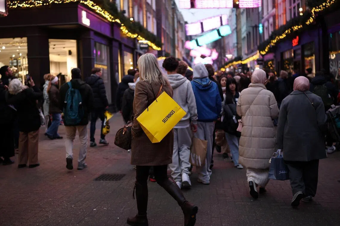 GfK’s consumer confidence index fell to -21 in March from -19 in February. 