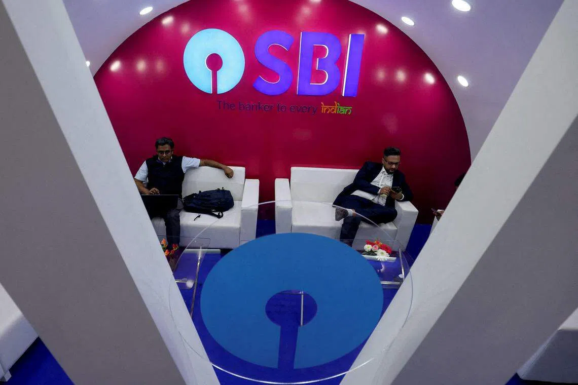 State bank of India's net profit rose to 206.98 billion rupees (S$3.4 billion) in the quarter ended Mar 31, from 166.95 billion rupees a year ago.