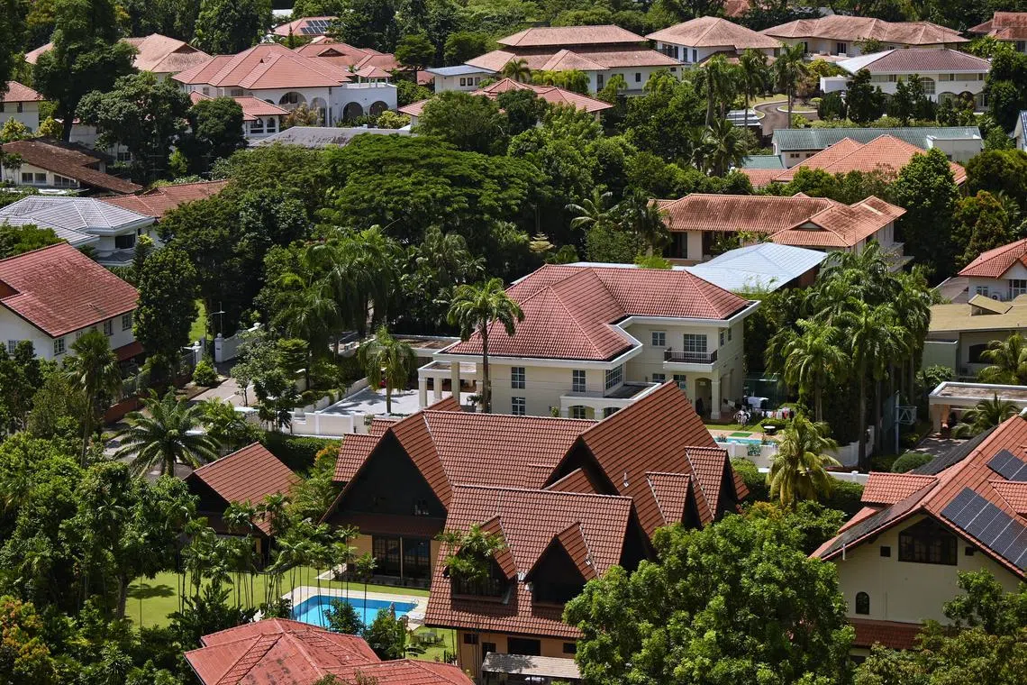 Total value of non-landed luxury homes sold was S$295.8 million, down 50.9% from Q2, says Huttons Asia.