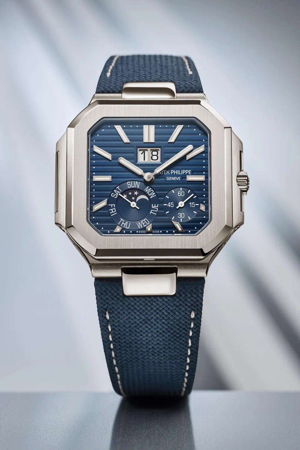 The Ref 5822P-001 Cubitus reinterprets the "elegant sporty" style that defines Patek Philippe’s Nautilus and Aquanaut collections.