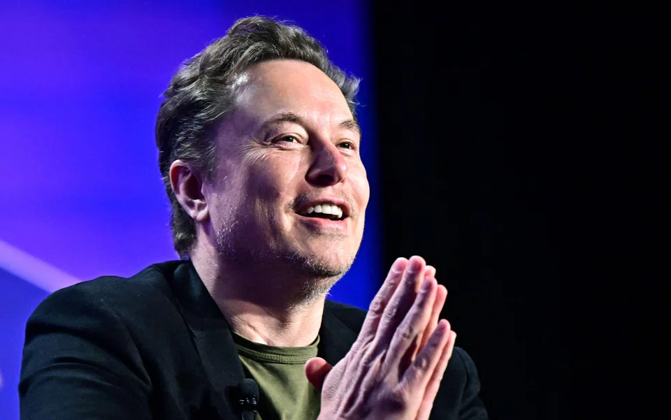 Goals for Elon Musk over the next decade include the company’s delivering 20 million vehicles, having 1 million robotaxis in operation, selling 1 million robots and earning as much as US$400 billion in core profit.