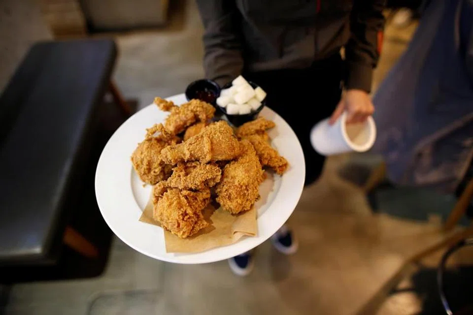 Homeplus, the nation’s second-largest retailer, has slashed prices for fried chicken by as much as two-thirds to cash in on consumer angst. 