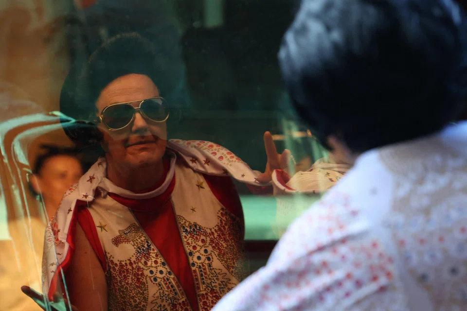 The seven-hour railway trip features a continuous line-up of Elvis-themed entertainment, including tribute artists performing some of the King’s greatest hits. 