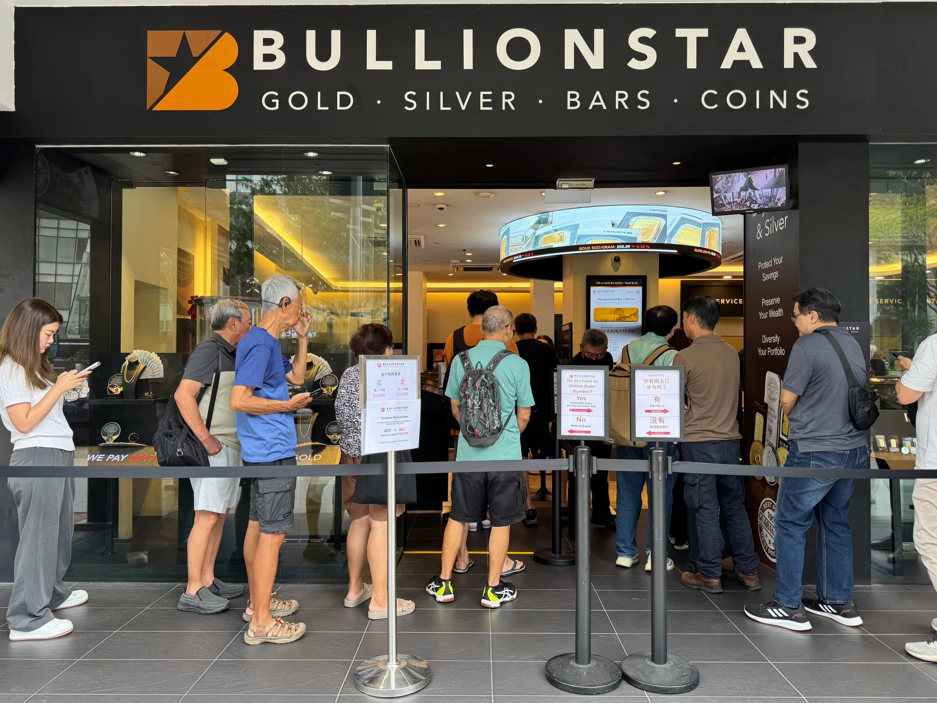 Singaporeans flock to gold despite record-high prices ahead of Chinese New Year