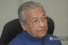 Elder statesman Mahathir Mohamad said ex-premier Najib Razak was likely to ask for a pardon if he were convicted on the criminal charges for corruption, money laundering and criminal breach of trust. “There is that 50-50 chance that he will succeed in getting a pardon and return to politics. He will come back, and he wants to become the prime minister once again,” said Mahathir.