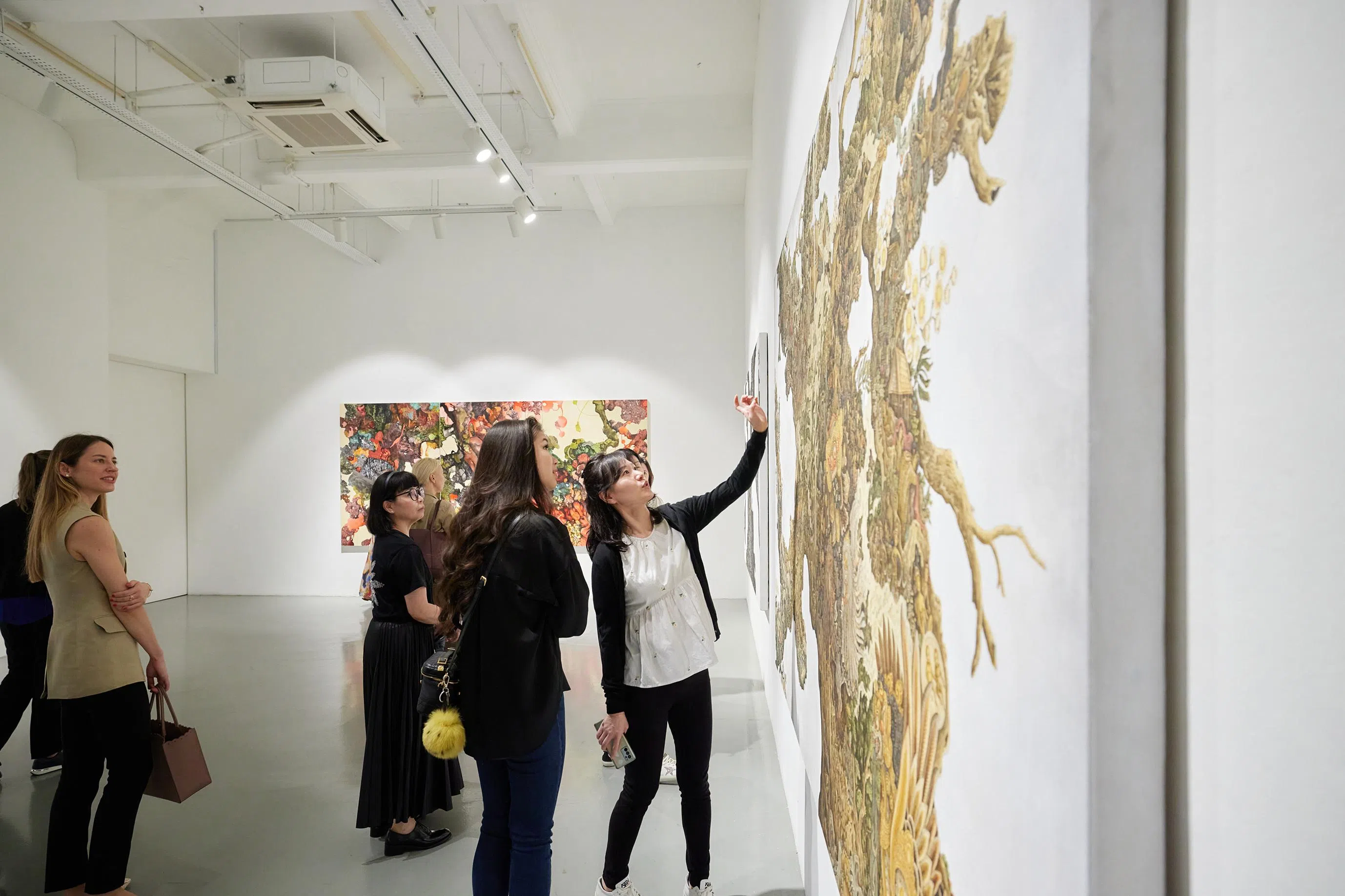 Red Club X Cartier Art Tour是吉尔曼营房举行的许多订婚活动之一。