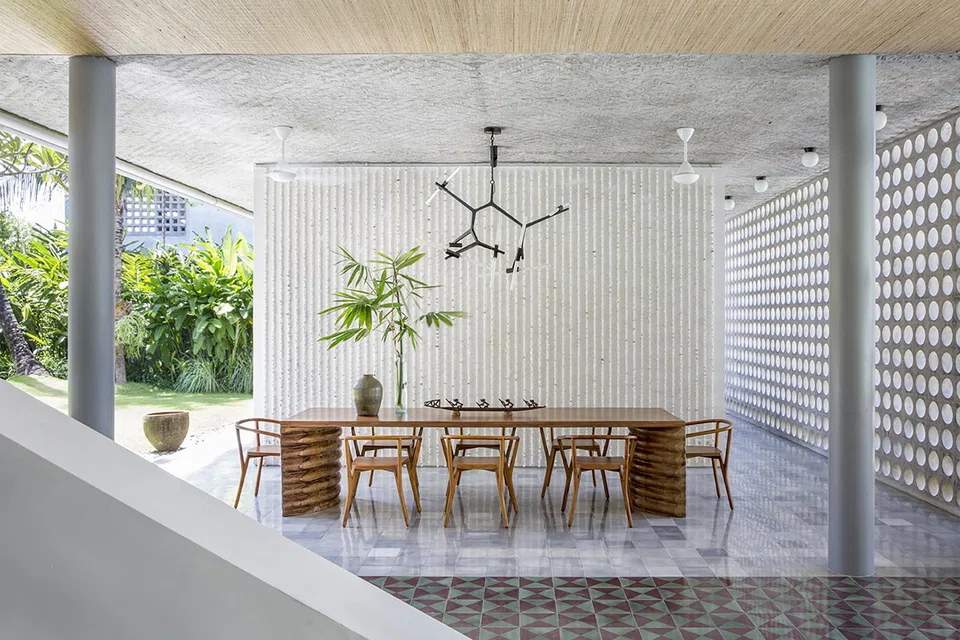 Natural materials such as timber, stone and concrete are used extensively.