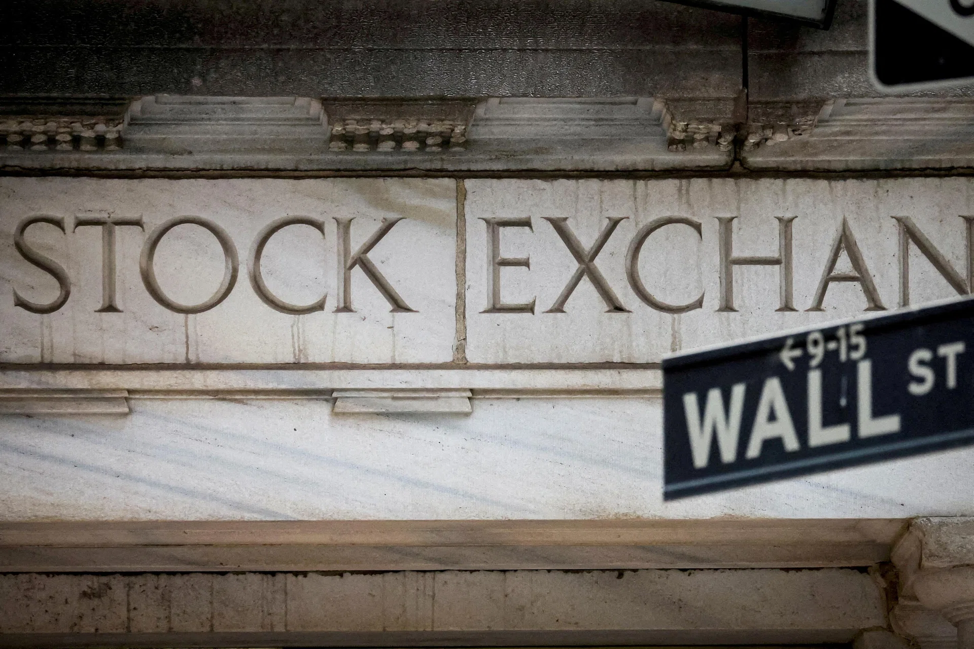 US: S&P 500 ends lower as investors weigh data, Middle East tensions