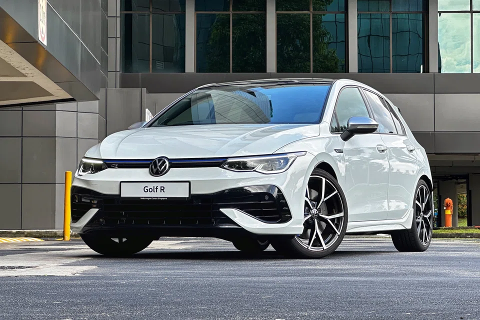 What the Golf R has to teach the motoring world is that it’s one thing to have lots of horsepower, and quite another to put it all down to the road cleanly.