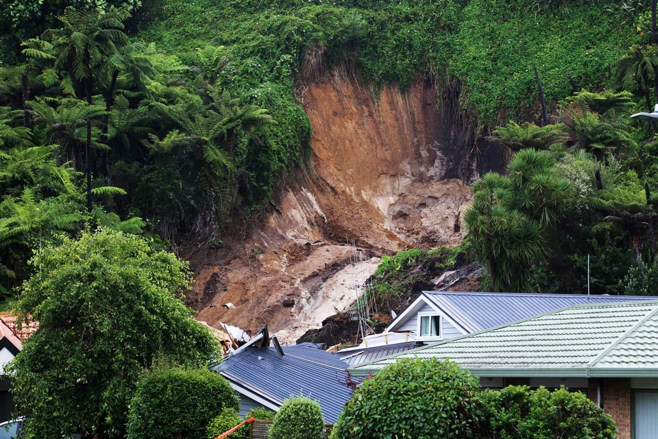 A landslide caused by heavy rain in Tauranga, New Zealand on 29 Jan 2023. 