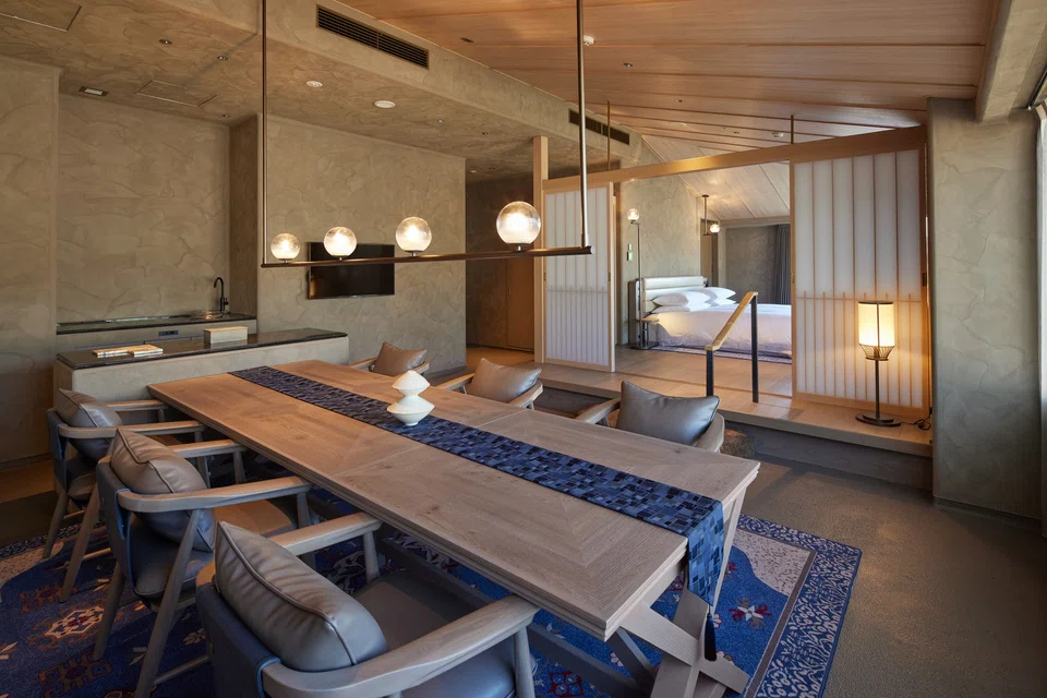 The Pan Pacific Suite features sliding screen doors.